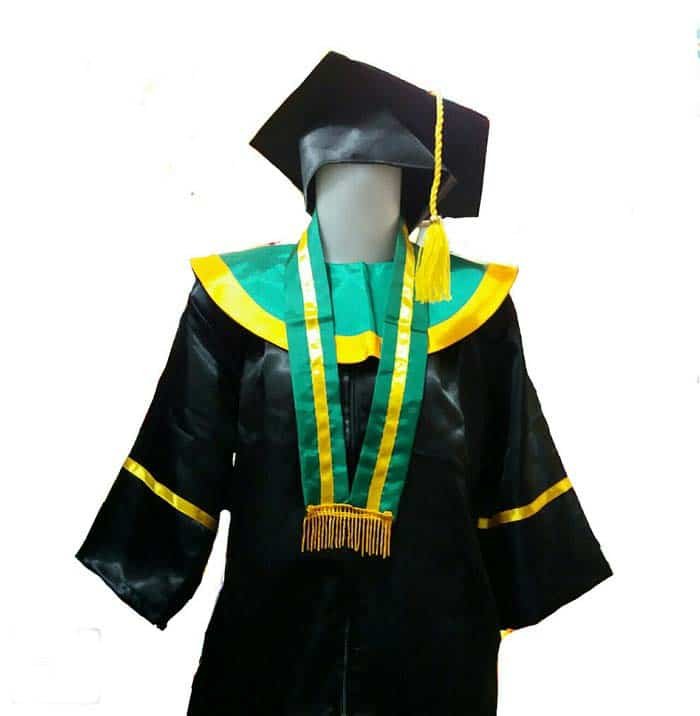 Atribut Wisuda